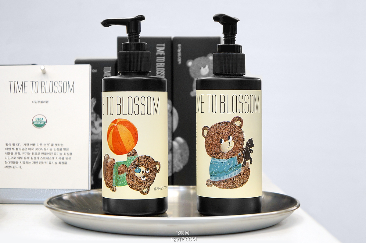 亞克力化妝品瓶子生產(chǎn)廠家告訴你，聚酯塑料PET瓶的開發(fā)與應(yīng)用