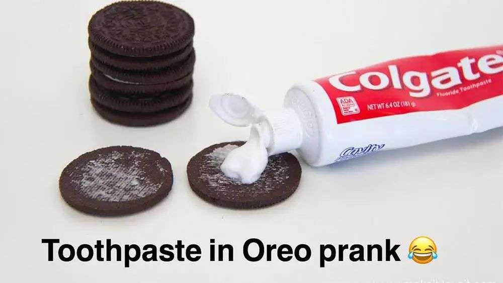 再也不用「擠牙膏」，高露潔換上的「潤滑劑」包裝，讓牙膏從此一滴不剩