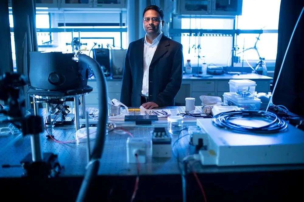 再也不用「擠牙膏」，高露潔換上的「潤滑劑」包裝，讓牙膏從此一滴不剩